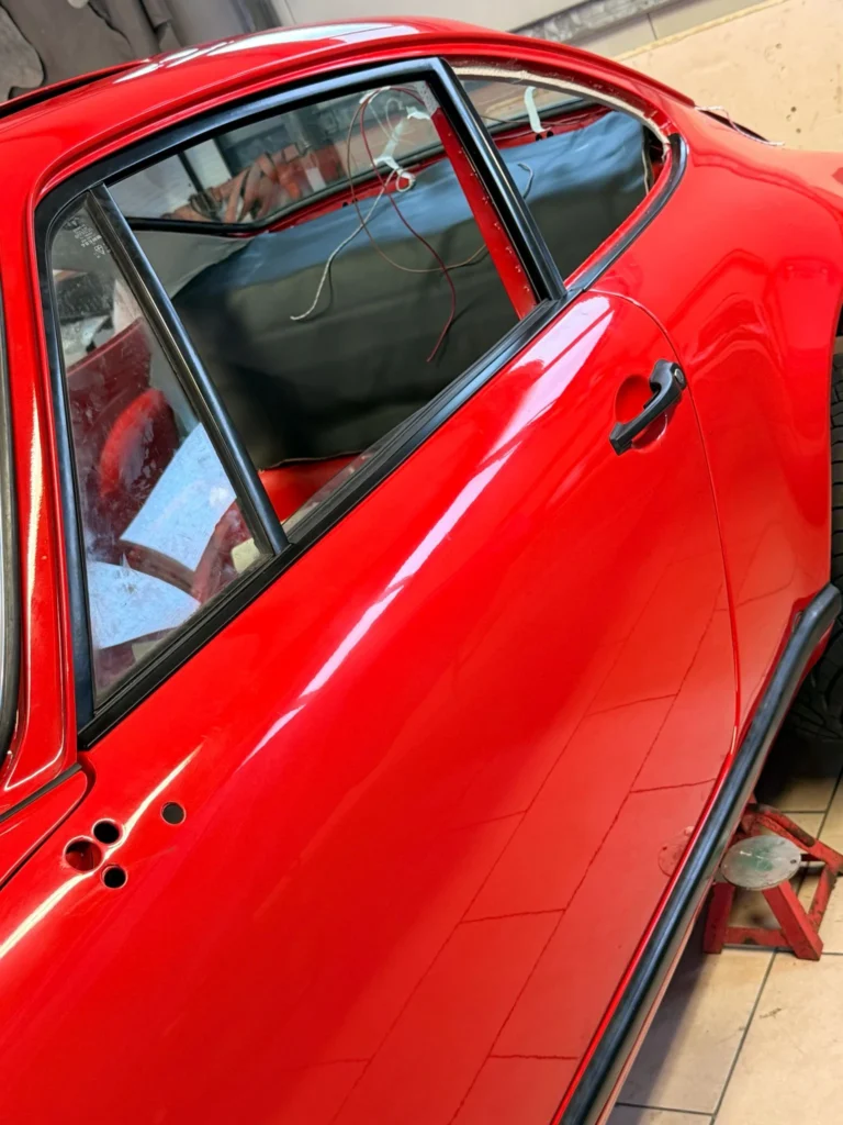 Porsche 911 3.0 SC – Indischrot / Interni Marrone Cork