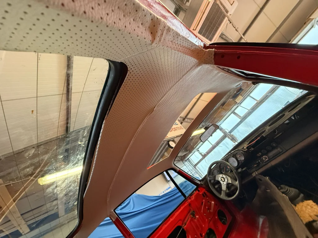 Porsche 911 3.0 SC – Indischrot / Interni Marrone Cork