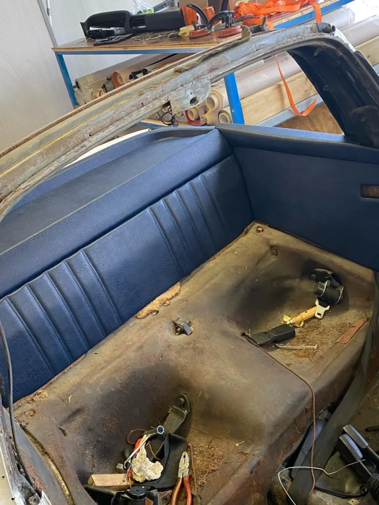 Porsche 911 SC Targa 1981 Interior Restoration — The interior on arrival 1